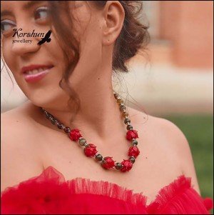 Колье Бутоны