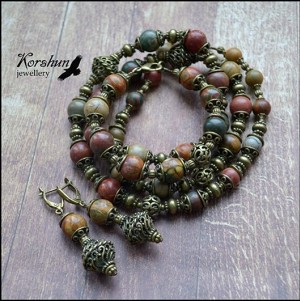 Колье Осень дышит пожухлыми листьями