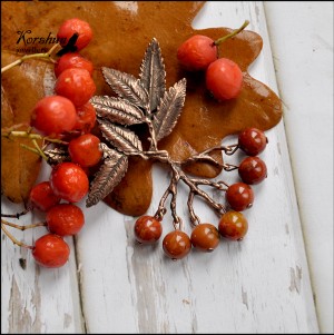 Брошь Рябина