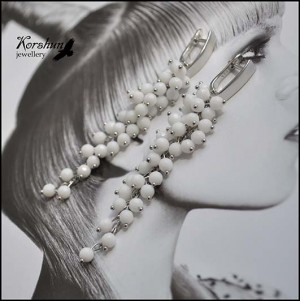 Серьги White