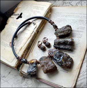Янтарь камень: лечебные свойства, кому подходит, украшения с чем носить